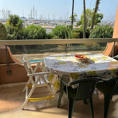 En Bord De Avec Piscine Apartment Menton