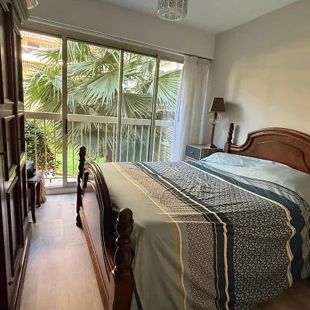 En Bord De Avec Piscine * Menton