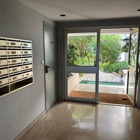 En Bord De Avec Piscine Appartement *